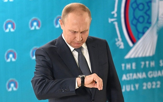 Hé lộ thương hiệu đồng hồ mới của Tổng thống Putin