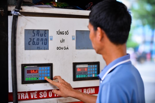 Chưa từng có: Giá một loại dầu diesel đắt hơn xăng cao cấp nhất Việt Nam