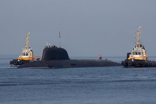 Tàu ngầm hạt nhân ‘Severodvinsk’ và tàu khu trục nhỏ ‘Đô đốc Gorshkov’ của Nga tham gia Lễ duyệt binh Hải quân