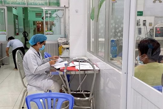 Đồng Nai: Làn sóng nhân viên y tế nghỉ việc chưa dừng  khi dịch chồng dịch