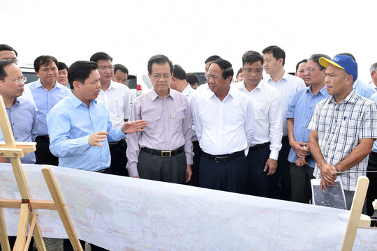 Phó Thủ tướng Lê Văn Thành kiểm tra hướng tuyến dự án cao tốc mới phía nam