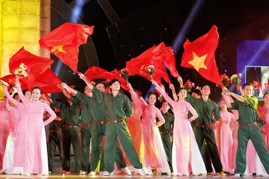 20H TRỰC TIẾP: 'Khúc tráng ca hòa bình' tái hiện và khắc ghi những trang sử hào hùng