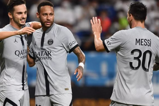 MU liên hệ Neymar, Tottenham mua Ronaldo