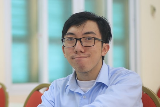 Thủ khoa kép Đại học Khoa học Tự nhiên tự nghiên cứu 6 tiếng mỗi ngày