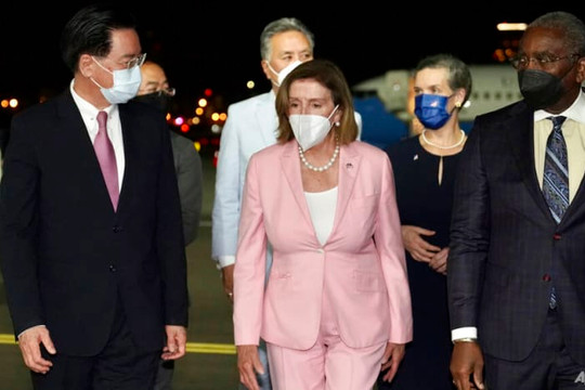 Trung Quốc triệu Đại sứ Mỹ để phản đối chuyến thăm Đài Loan của bà Pelosi