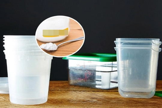 Đừng dùng nước rửa chén để làm sạch hộp nhựa bám mỡ, thêm 1 nhúm muối là sạch bong kin kít