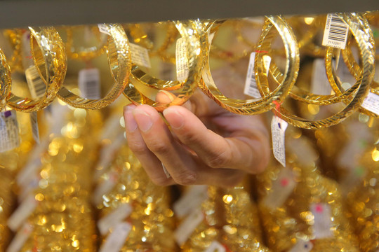 Điểm tin kinh doanh 5/8: Việt Nam tiêu thụ 14 tấn vàng trong quý II