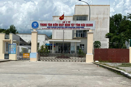"Đính chính" số tiền Hậu Giang mua kit test Việt Á