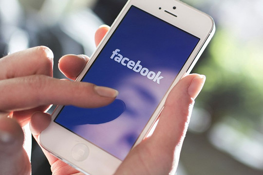 Mẹo tiết kiệm pin iPhone  khi lướt Facebook