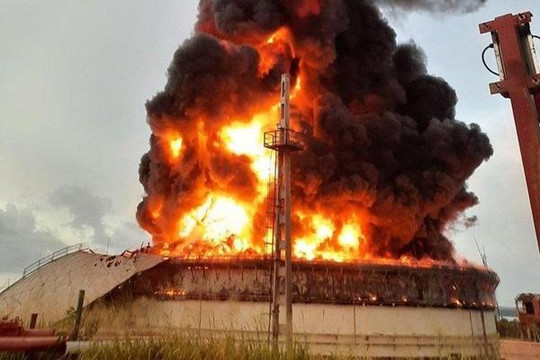 121 người bị thương, 17 lính cứu hoả mất tích trong vụ cháy kho dầu ở Cuba