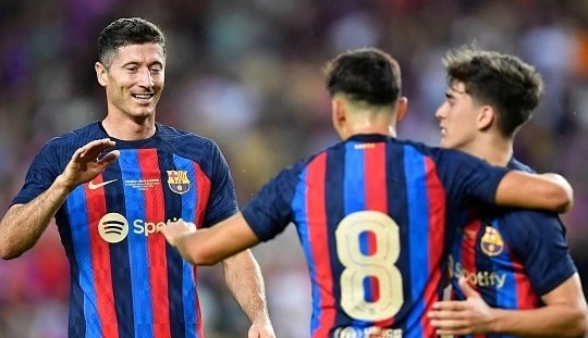 Lewandowski mất 3 phút để ghi bàn đầu tiên cho Barcelona