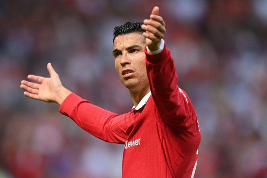 Cầu thủ MU bức xúc muốn Ronaldo biến khỏi Old Trafford