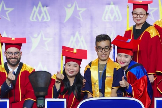 Nghị lực phi thường của chàng thủ khoa 'hạt tiêu'