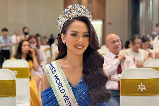 Tai nghe bị chê 'vô dụng' tại Miss World Vietnam, Ban Tổ chức nói gì?