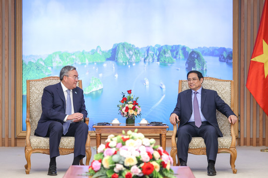 Thủ tướng Phạm Minh Chính tiếp Phó Thủ tướng, Bộ trưởng Bộ Ngoại giao Kazakhstan