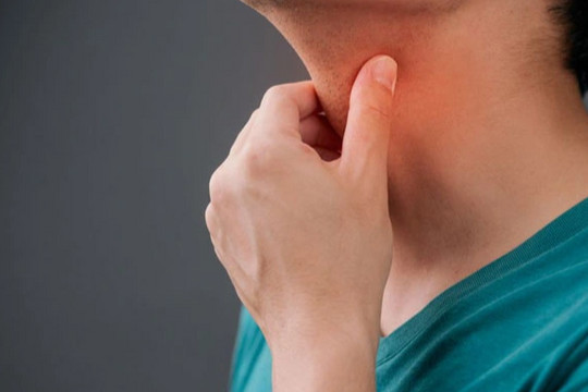 Nam giới dễ mắc ung thư vòm họng: Phòng ngừa thế nào?