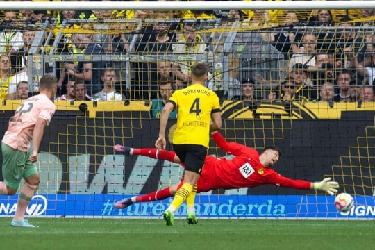 Thua liên tiếp 3 bàn trong 6 phút cuối, Dortmund bị lội ngược dòng khó tin