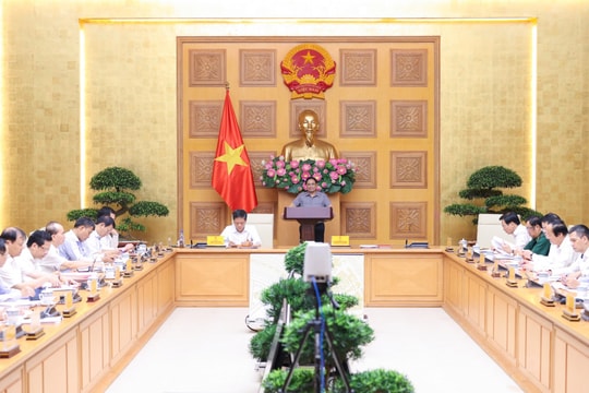 Thủ tướng làm việc với Ban Chỉ đạo xây dựng Đề án "Chủ trương, chính sách công nghiệp hóa, hiện đại hóa đến năm 2030, tầm nhìn đến năm 2045"