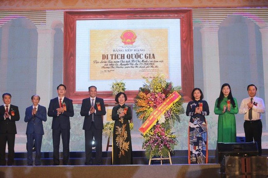 Quận Tây Hồ đón bằng Di tích quốc gia đối với điểm lưu niệm Chủ tịch Hồ Chí Minh