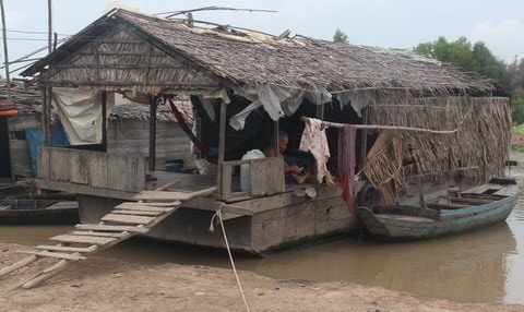 Bài 2: Tương lai mờ mịt của những phận người không quốc tịch