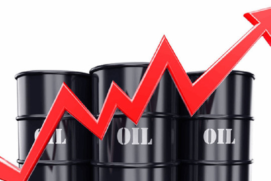Giá dầu tăng cao nhất 2 tuần, chiếm lại mốc 100 USD/thùng