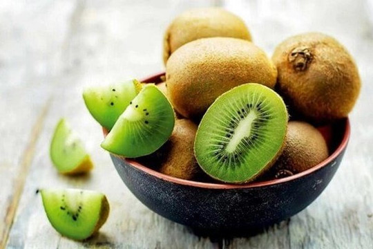 Được coi là loại quả ‘nhỏ mà có võ’, nhưng khi ăn kiwi cần tuyệt đối nhớ những điều đại kỵ này