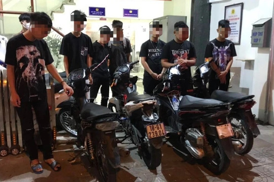 Cảnh sát hóa trang vây bắt nhóm 'quái xế' gây náo loạn đường phố Hà Nội