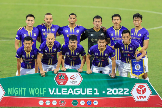 Hà Nội FC thâu tóm danh hiệu tháng 8