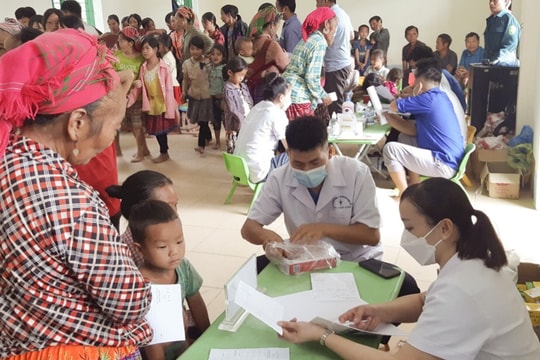 Điện Biên: Hàng trăm người dân biên giới được khám chữa bệnh miễn phí