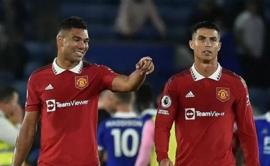 Ronaldo bị đội bóng châu Âu 'lật kèo' giờ chót, đành ở lại MU