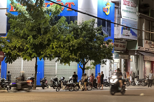 Tạm giữ nghi phạm dùng búa đập phá tiệm vàng ở Quảng Nam