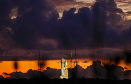 NASA sẵn sàng phóng tàu vũ trụ Orion lên Mặt Trăng