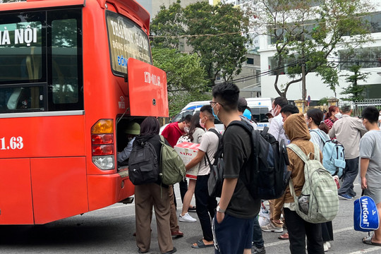 Người dân rút ngắn kỳ nghỉ lễ 2.9, trở lại Hà Nội sớm, tránh tắc đường