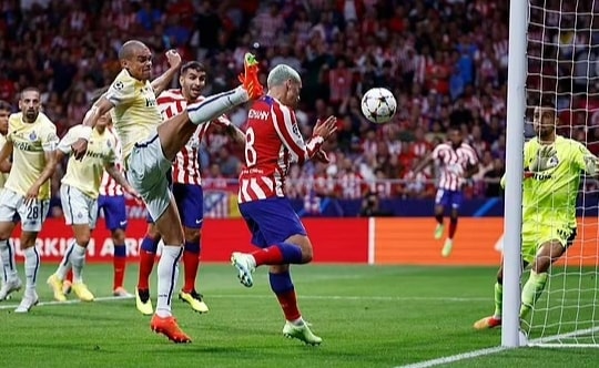 Griezmann giúp Atletico đánh bại Porto ở phút 90+11