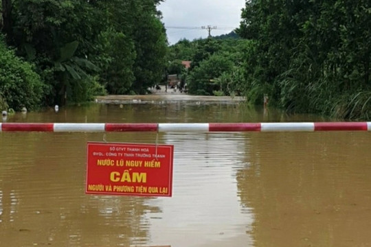 Nhiều nơi ở Thanh Hóa ngập nặng do mưa lớn