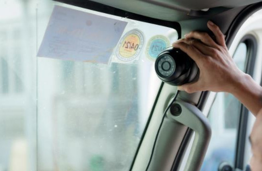 Hà Nội 'thúc' các xe kinh doanh vận tải truyền dữ liệu từ camera hành trình về Tổng cục Đường bộ