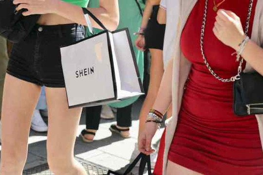 Đế chế thời trang Trung Quốc vượt mặt Zara, Uniqlo: Áo, túi xách giá chỉ từ 5 USD