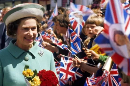 Cuộc đời Nữ hoàng Elizabeth II qua những bức ảnh