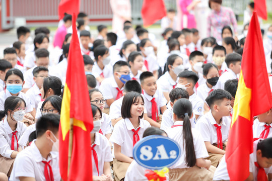 Hà Nội dự kiến chi 1.133 tỷ đồng hỗ trợ 50% học phí năm học 2022-2023