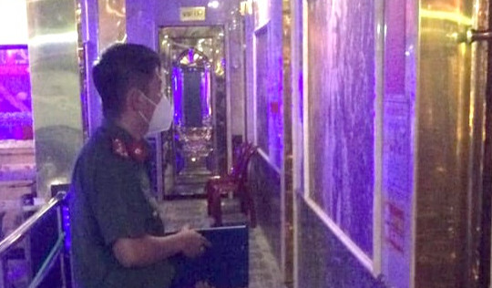 Kiểm tra hàng loạt quán karaoke ở Bình Dương, nhiều cơ sở vi phạm