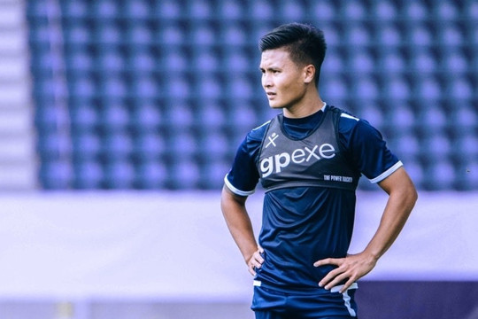 Quang Hải vắng mặt trong chiến thắng đầu tiên của Pau FC tại Ligue 2