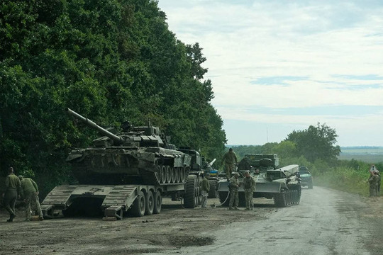 Ukraine tuyên bố chỉ cách biên giới Nga 50km, Moscow tuyên bố đáp trả ở Kharkiv