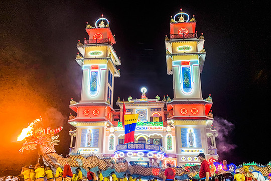 Về Tây Ninh dự Đại lễ Hội yến Diêu Trì Cung