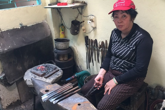 Bài 3: Nữ thợ rèn ở Sài Gòn và món quà ngày 8/3 của chồng