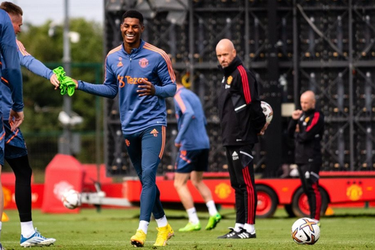 Erik ten Hag báo tin Rashford chấn thương, lỡ MU đấu Europa League