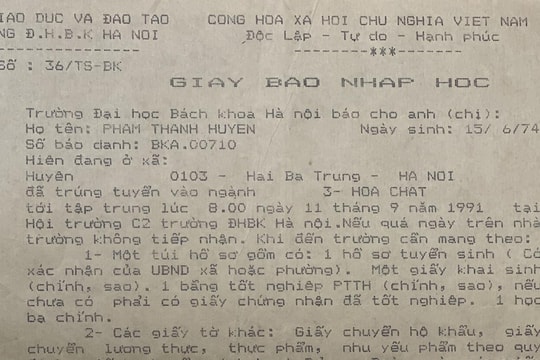 Giấy báo nhập đại học 30 năm trước khiến thế hệ 7x, 8x bồi hồi