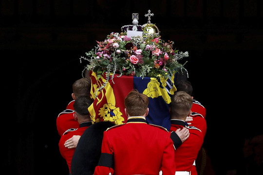 Những khoảnh khắc xúc động qua loạt ảnh lễ an táng Nữ hoàng Elizabeth II