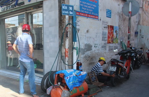 Bài 4: Người tử tế ở Sài Gòn: Thùng trà đá và chiếc quan tài từ thiện