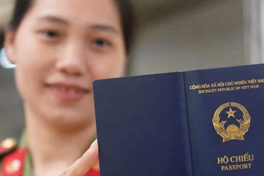 Bộ Công an bổ sung 'nơi sinh' vào hộ chiếu mẫu mới như thế nào?