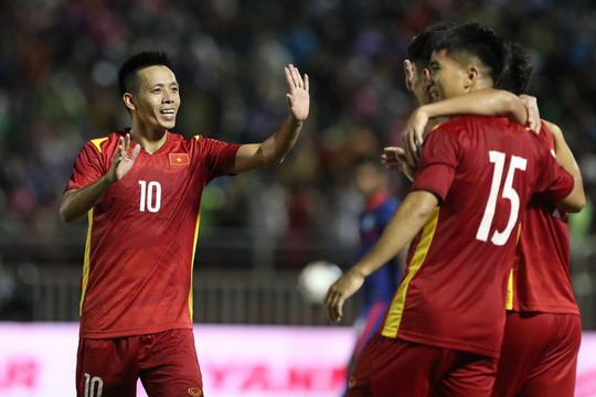 Dấu ấn của Văn Quyết cùng dàn cầu thủ trẻ ở tuyển Việt Nam
